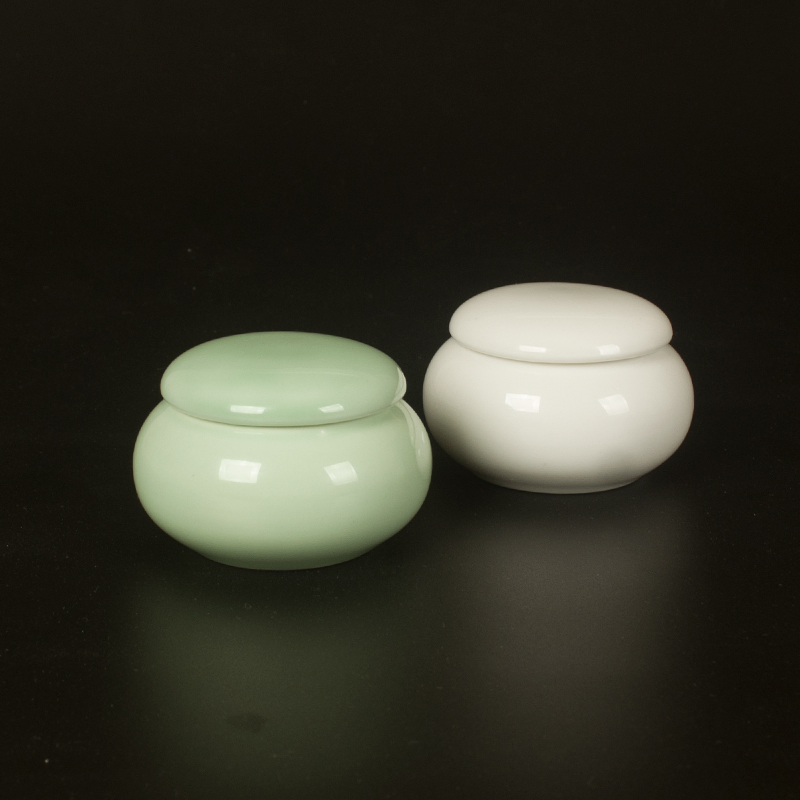 The new ceramic small grape with cover powder sealed storage jar paste little porcelain celadon receives The general