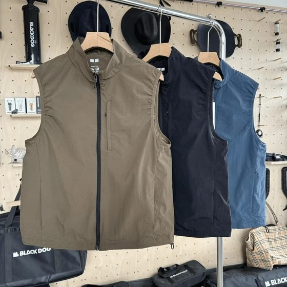 2025 summer windproof solid color casual vest vest for men and women same zipper function trend sports vest
2025 summer windproof solid color casual vest vest for men and women same zipper function trend sports vest