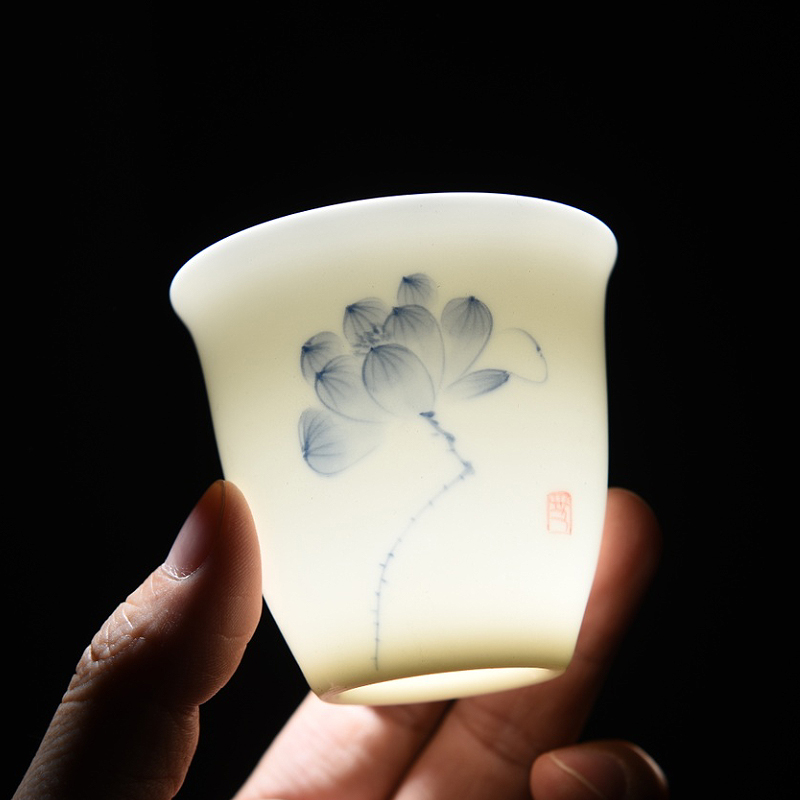 Under the glaze color two ceramic hand - made single cup cup home creative Chinese traditional antique liquor cup small beer