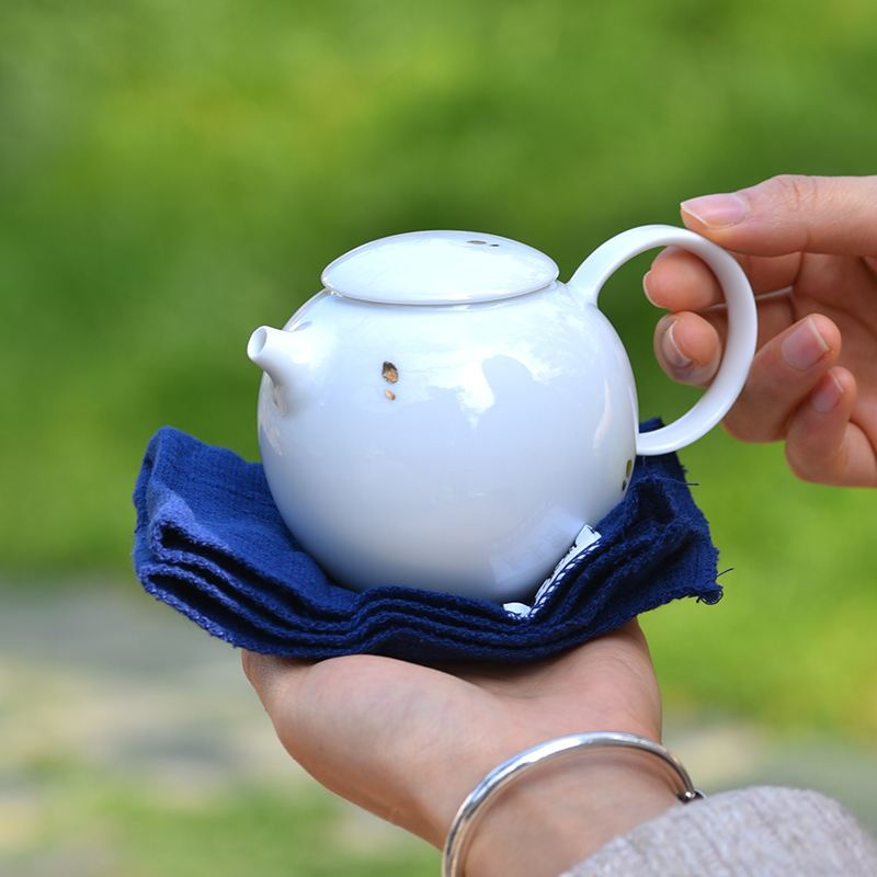 Jingdezhen flagship store ceramic contracted portable kung fu tea set suit portable is suing travel package a pot of four cups