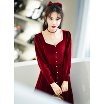 Square collar toast to the bridal temperament small sub Winter can normally wear an engaged dress Wine Red long sleeves Back to door gown