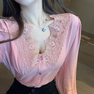 Design sense of real shot lace top: small crowd Hong Kong Style 2020 new women’s early autumn long sleeve V-neck chiffon