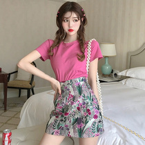 2022 Summer new very fairy Skirt Two Sets Womens Style Small Crowdsourced Dresses Foreign Pistachio Red Conspico Slim Suit