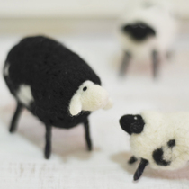 Qianrun wool felt sheep small animal wool felt poke hand diy send boyfriend non finished product