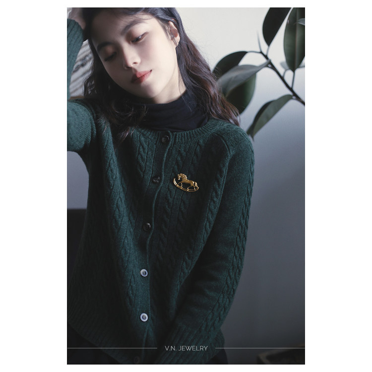 turtledove合作款vn自制复古典雅木马踏浪哑光质感镀金装饰胸针