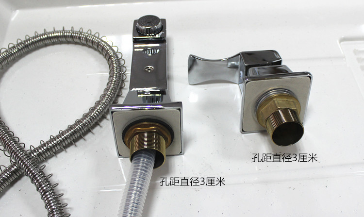 浴室柜墙式水龙头冷热水开关洗脸盆抽拉式水龙头三四件套分体配件
