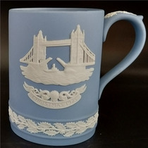 British Wedgwood Wedgwood Jade relief 1975 mug (height 11 5cm)