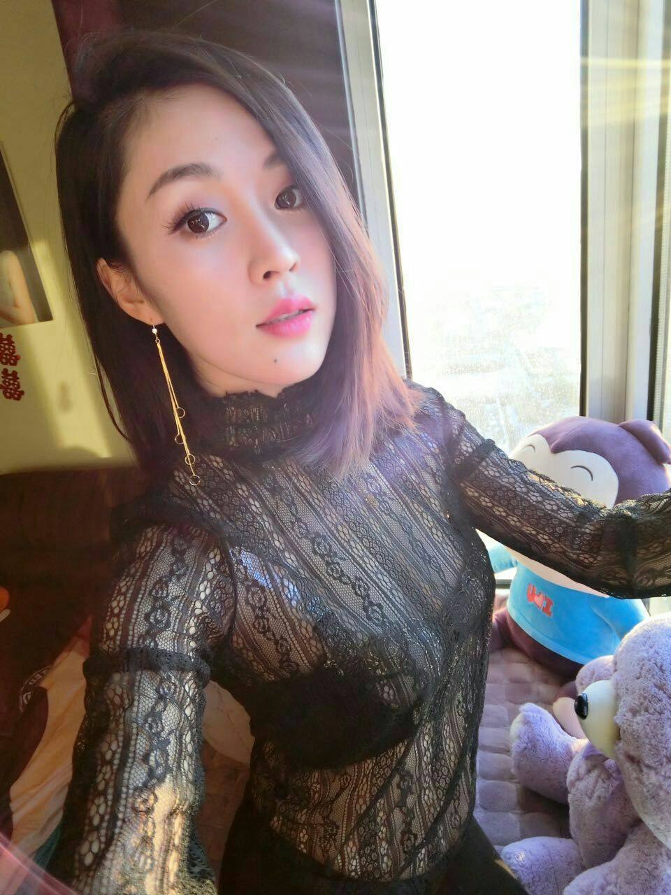 高品质正版女神气质网红兔美酱蕾丝透视镂空长袖立领打底衫t恤女_不