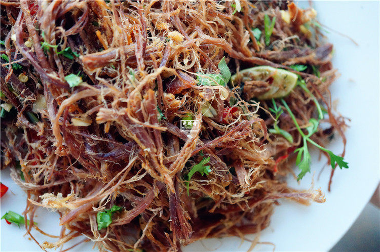 南拾| 西双版纳手撕干巴 宅人食堂梁一口傣家宴 每日现烤