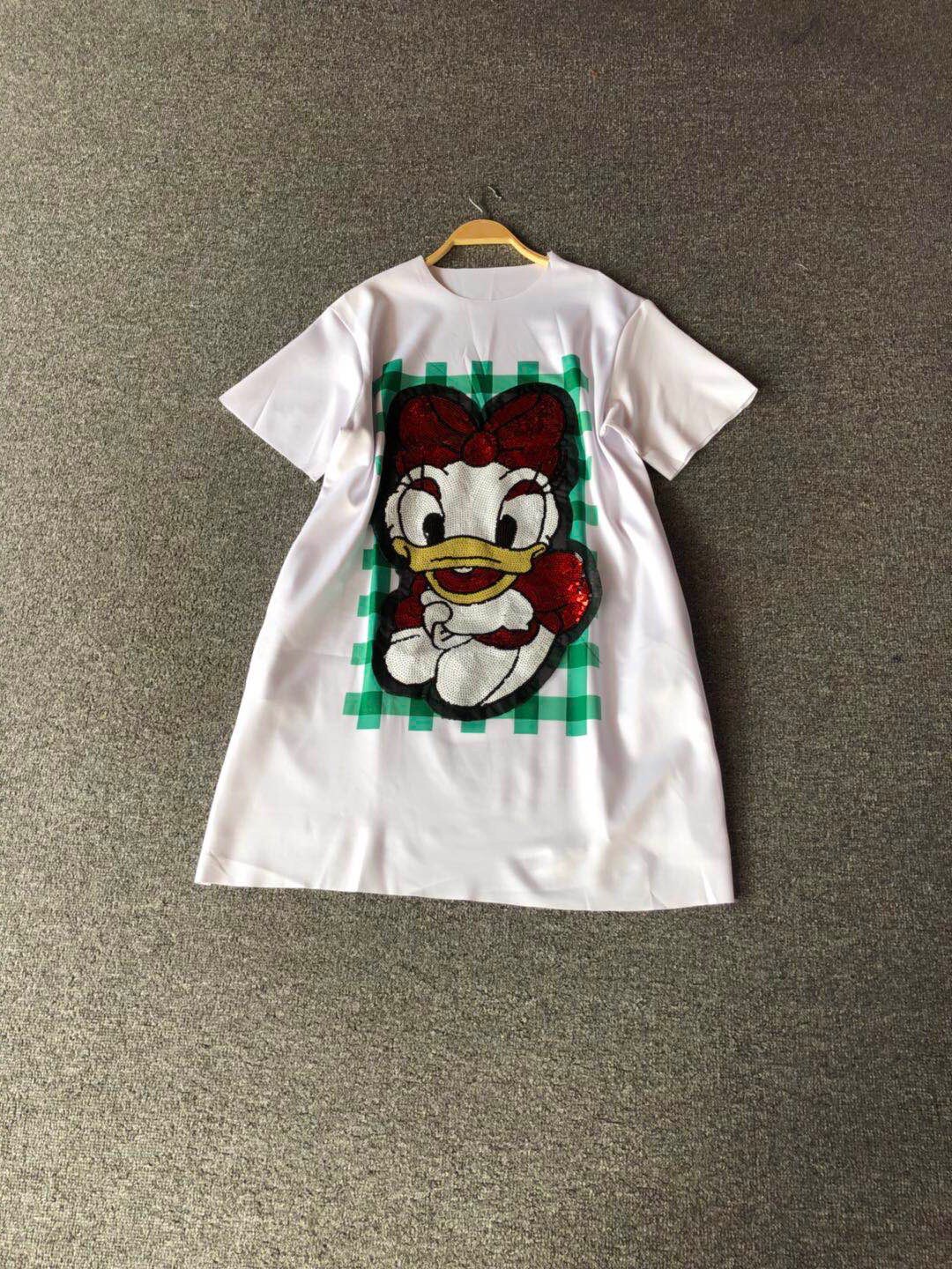 d3-1夏季百搭休闲白底绿红白黑订珠唐老鸭不规则长t 恤