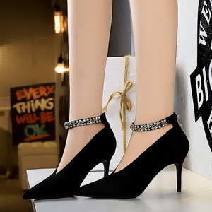 6839 - A1 European and American wind sexy nightclub show thin fine party shoes with high heels V mouth diamond one word 