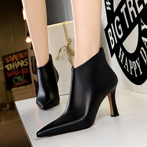 6889-1 in Europe and the new winter boots fashion contracted wind thick with high with sexy show thin pointed nightclub