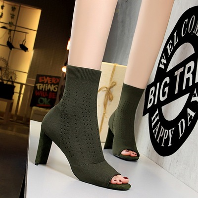 8530 the European and American fashion contracted personality trend short canister boots thick with high with wool hollo