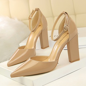 293-1 in Europe and the wind with hollow hollow out patent leather fashion simple thick with high light mouth pointed a 