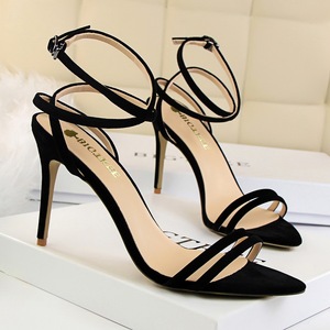 689-8 European and American wind fashion sexy nightclub show thin thin with high-heeled strappy hollow out one word with