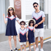 Pro-child clothing spring and summer new fashion collage female dew shoulder dress and father and son short T lover fitting four-mouth whole family clothing