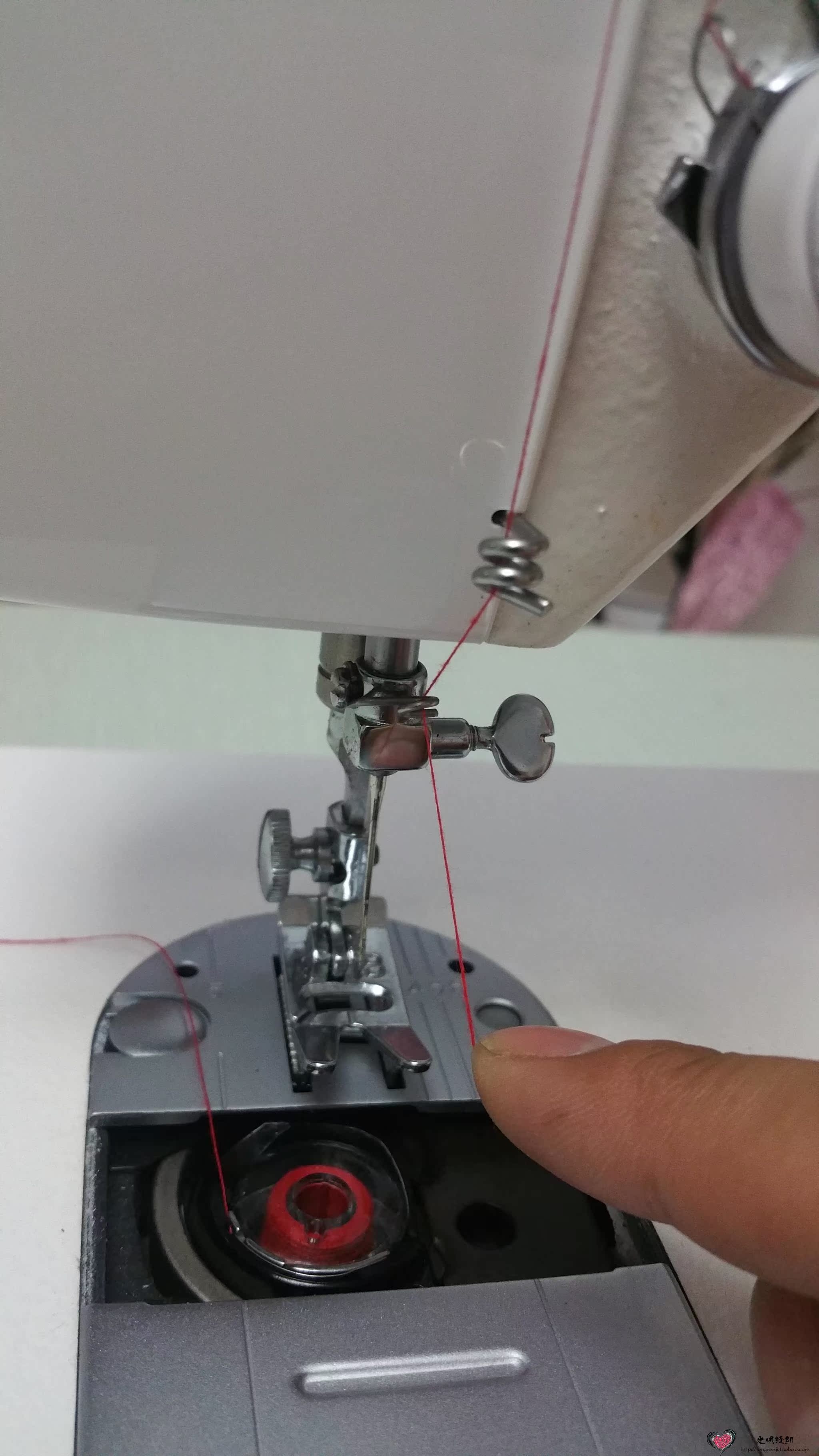 胜家缝纫机 974电动缝纫机 家用带锁边吃厚订档案缝纫