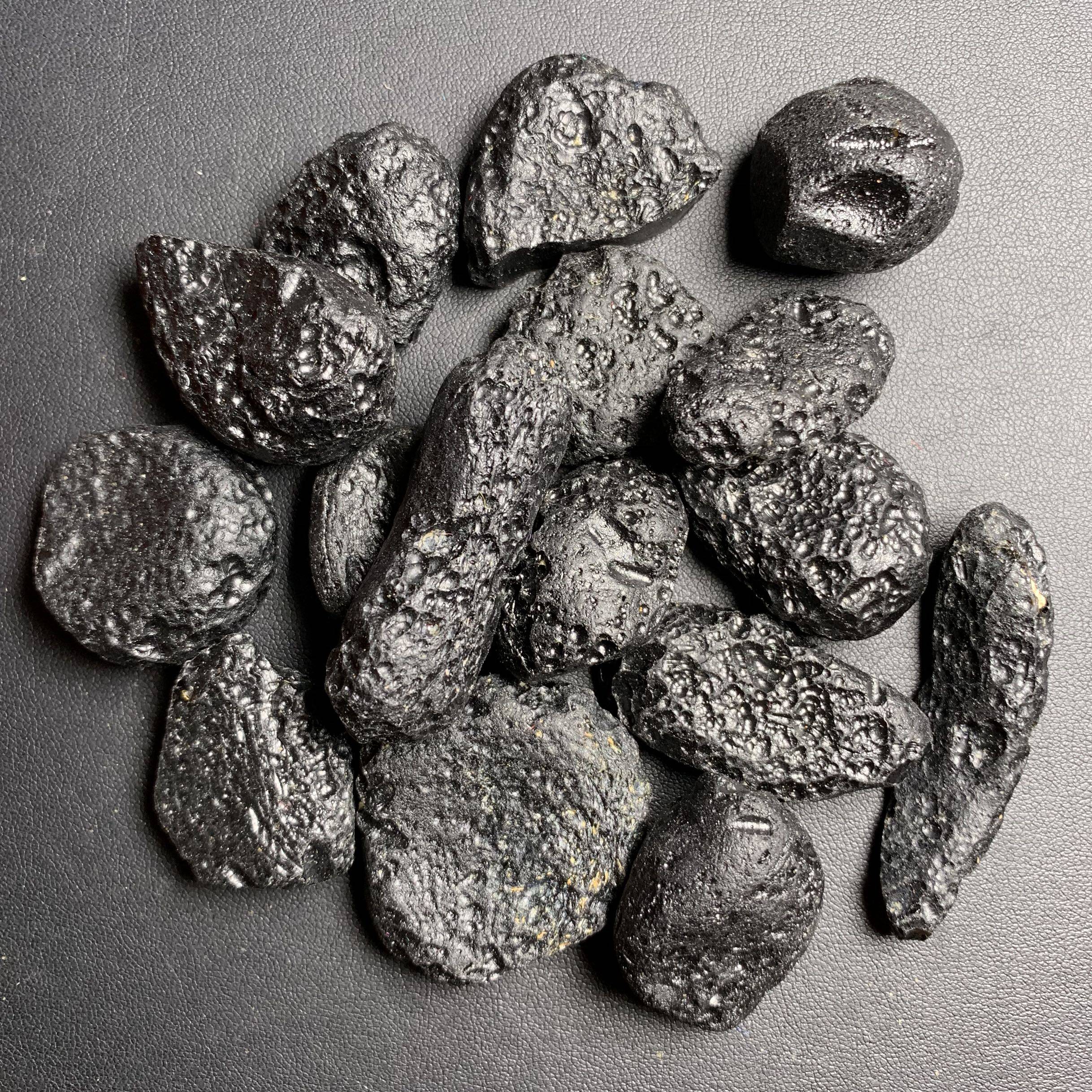 天然黑原石玻璃雷公墨泰国陨石吊坠摆件