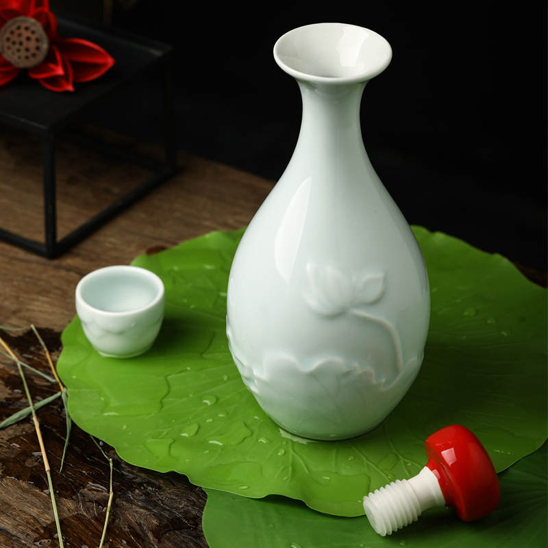 Jingdezhen ceramic bottle move little hip antique 1 catty a small antique white wine bottle furnishing articles gift box packaging