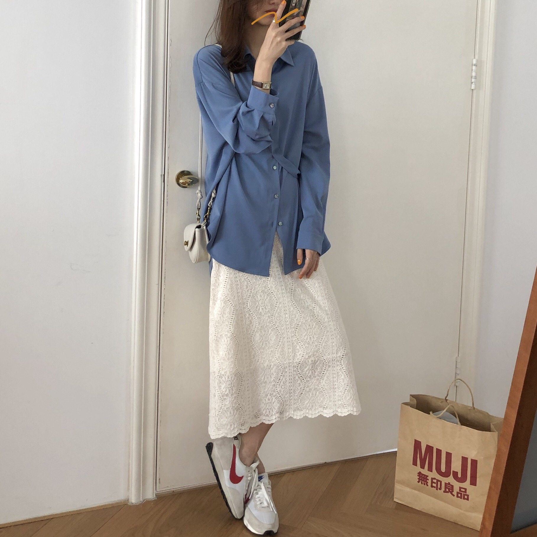 1000 万人正在使用 她的主页 她的相册 99 关注 1296644 粉丝 8276