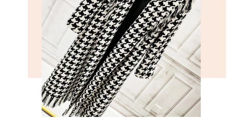 Thu đông mới áo gió trung niên houndstooth phụ nữ bện len tua rua áo khoác dày cổ điển lưới màu đỏ cùng một đoạn - Trench Coat