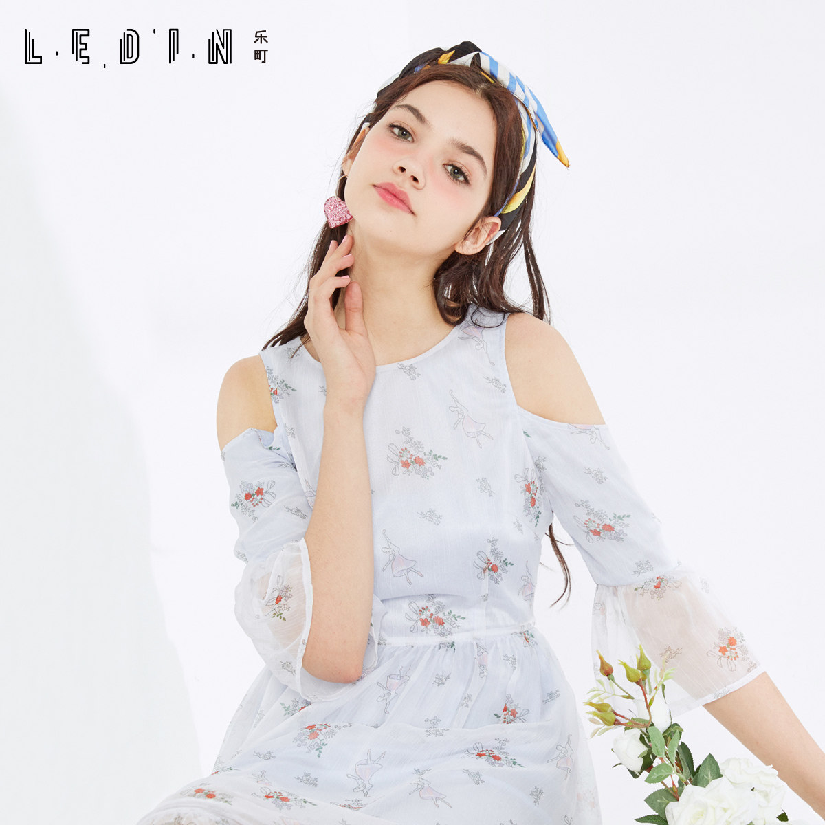 乐町2017夏季新款女装高腰碎花雪纺连衣裙露肩裙子小清新学生女夏