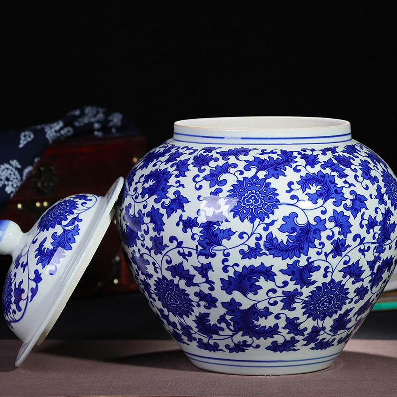 Jingdezhen blue and white ceramics with large POTS sealed puer tea caddy fixings receives the jar medium