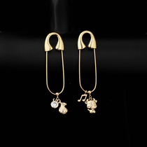 Happy calf baby safety pin simple note blessing bag coat decoration Zodiac corsage cute brooch accessories