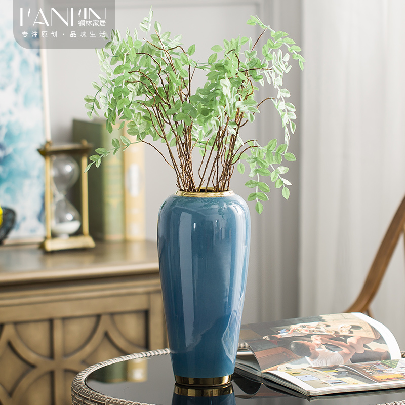 European ceramic vase is placed little blue pottery modern home decoration decoration flower arranging dried flowers contracted sitting room