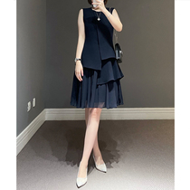 AnnaLemon subtle and elegant oriental beauty and modern modern mingling wool silk dress
