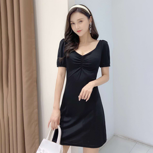 slim and sexy dress with square collar and ruffle hem