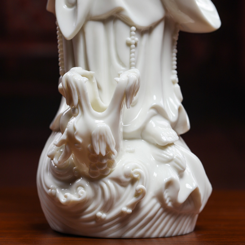 Yutang dai dehua white porcelain ceramics drip guanyin Buddha in the south China sea guanyin bodhisattva Buddha home furnishing articles