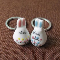Hand back cute little rabbit ceramic keychain female Korean creative stainless steel pendant ceramic jewelry special offer