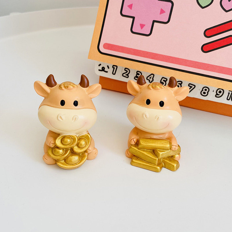 可爱生肖牛摆件牛气冲天办公室桌面装饰新年礼物牛年小礼品批发