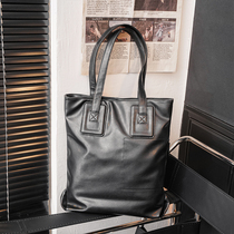 2022 New Cortical Leisure Bag Tide Men Travel Bag Single Shoulder Bag Handbag Korean version of big bag mens bag Boomers