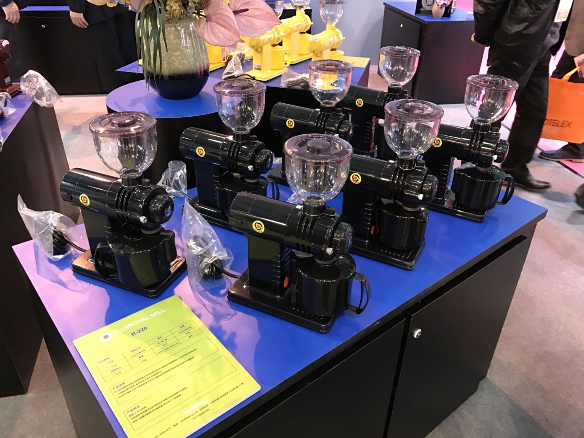 кофемолка Японии Фудзи королевский r220 комплект маленькая Фудзи в зернах шлифовальный станок р-220 подлинная лицензированных 220В Духа зубов кофемолка Японии Фудзи королевский r220 комплект маленькая Фудзи в зернах шлифовальный станок р-220 подлинная лицензированных 220В Духа зубов
