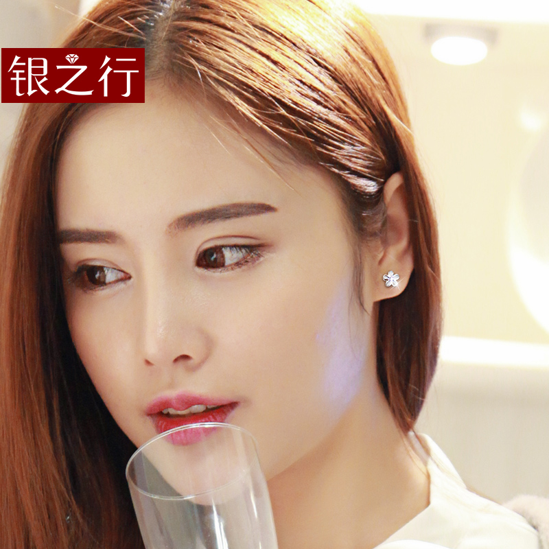银之行S925银花朵耳钉女气质韩国风个性创意百搭五角星可爱银耳饰产品展示图2