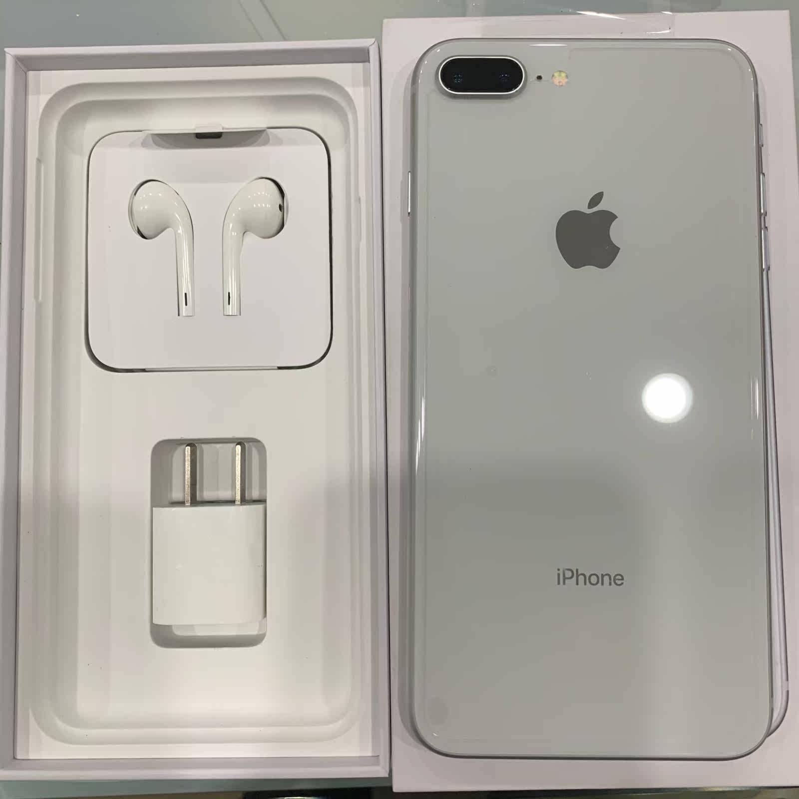 iphone 8plus ,白色64g ,国行全网通