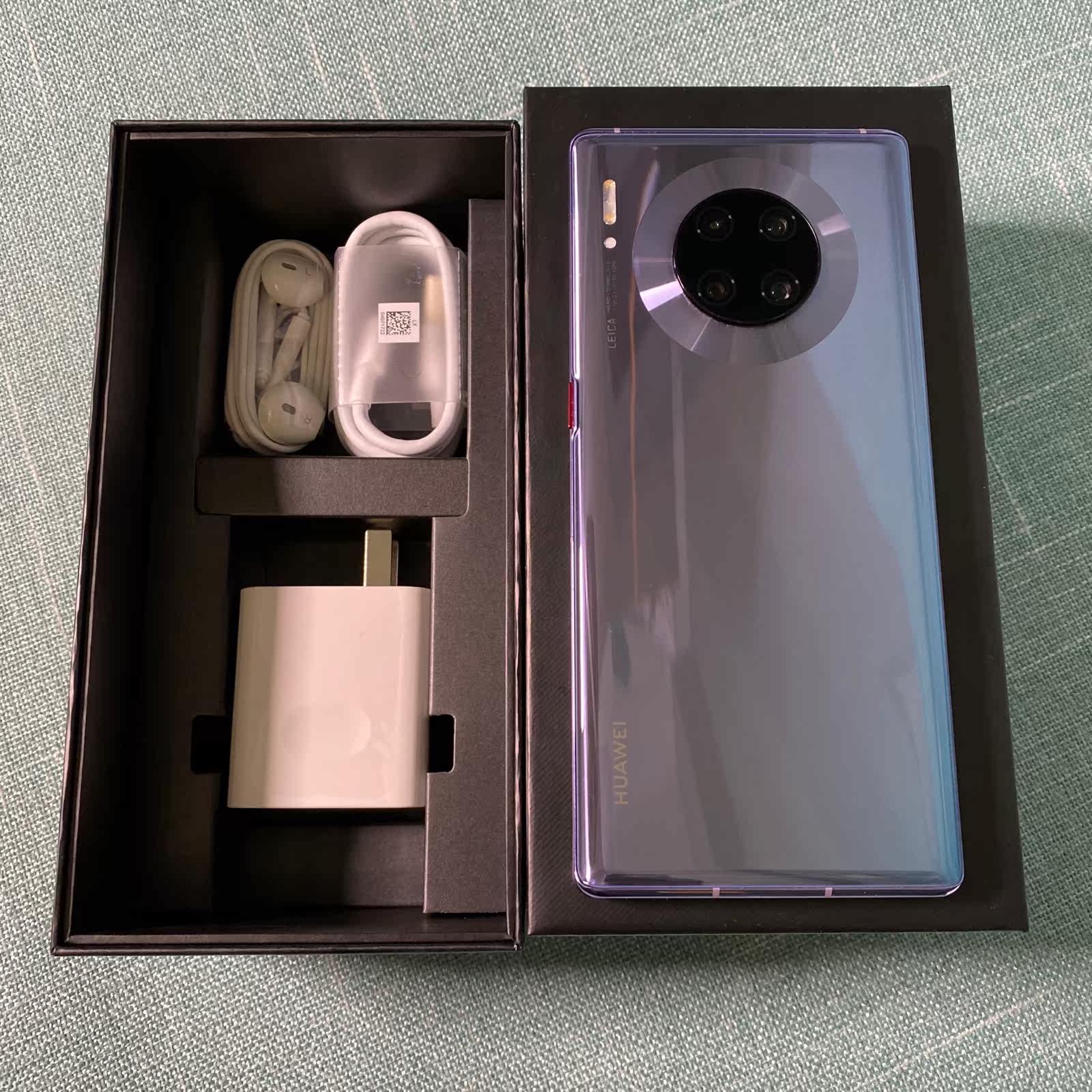 华为mate30pro 5g,星河银8 256g,外观95新. 来自鸿哥手机店 - 微博