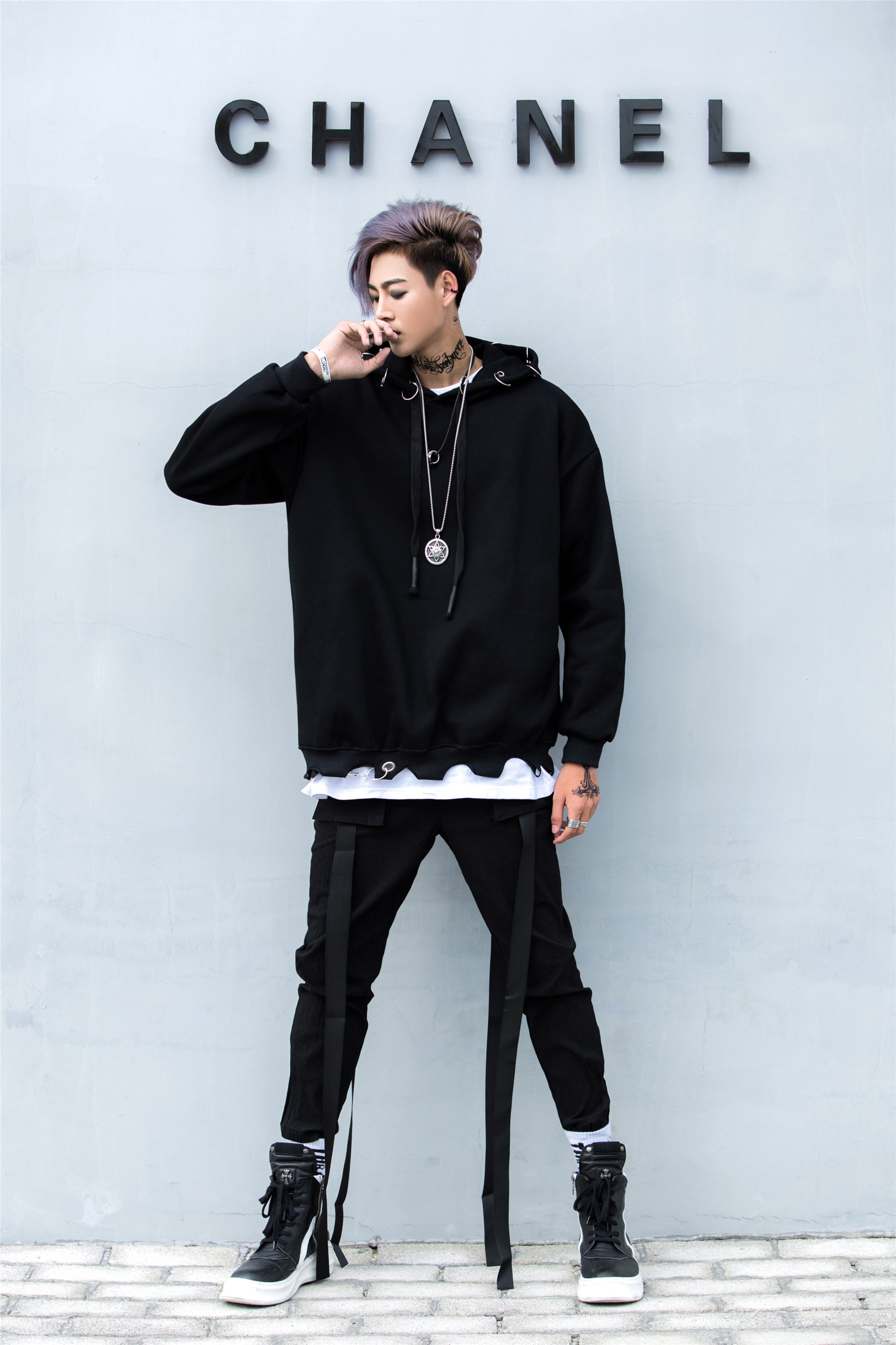 2018春装新款金属装饰圆环卫衣潮男印花连帽卫衣 情侣卫衣f75