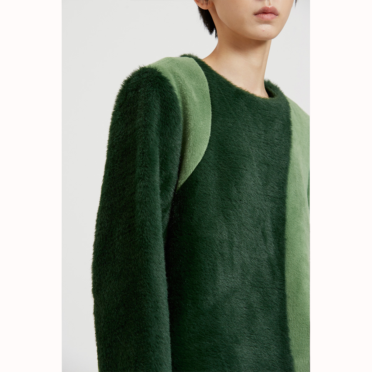 fussed 17原创独立设计 苔藓绿双色毛绒拼色圆领短款毛衣绒面卫衣