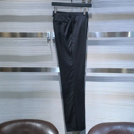 Promotional high-end black formal wear wool blend business trousers for men fashionable work comfortable work trousers
Promotional high-end black formal wear wool blend business trousers for men fashionable work comfortable work trousers