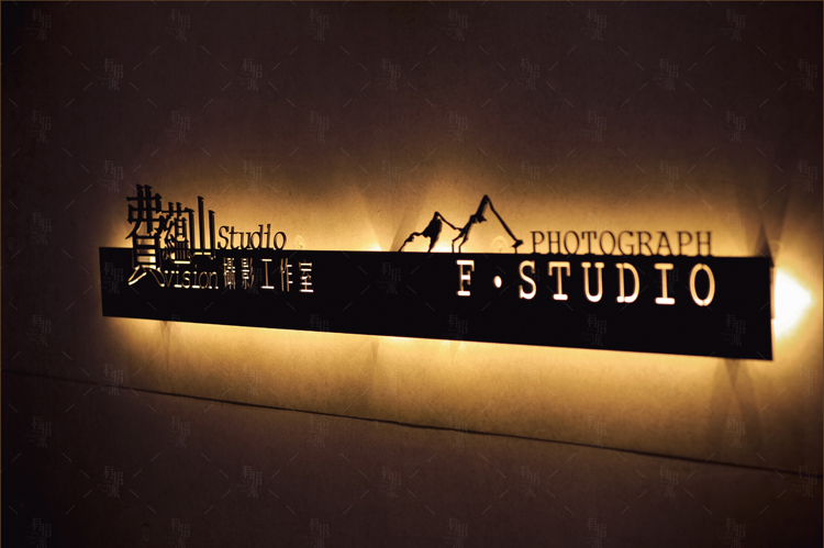 创意发光招牌铁艺广告牌背发光导视牌个性定制门头形象墙logo_双氙车