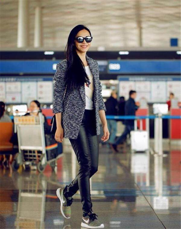 姚晨这个穿衣架子穿皮裤当然那是没话说.