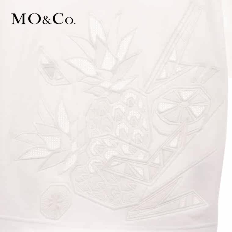 MO&Co.T恤落肩剪裁短袖绣花镂空纹样无修边T恤MA152TST10 moco