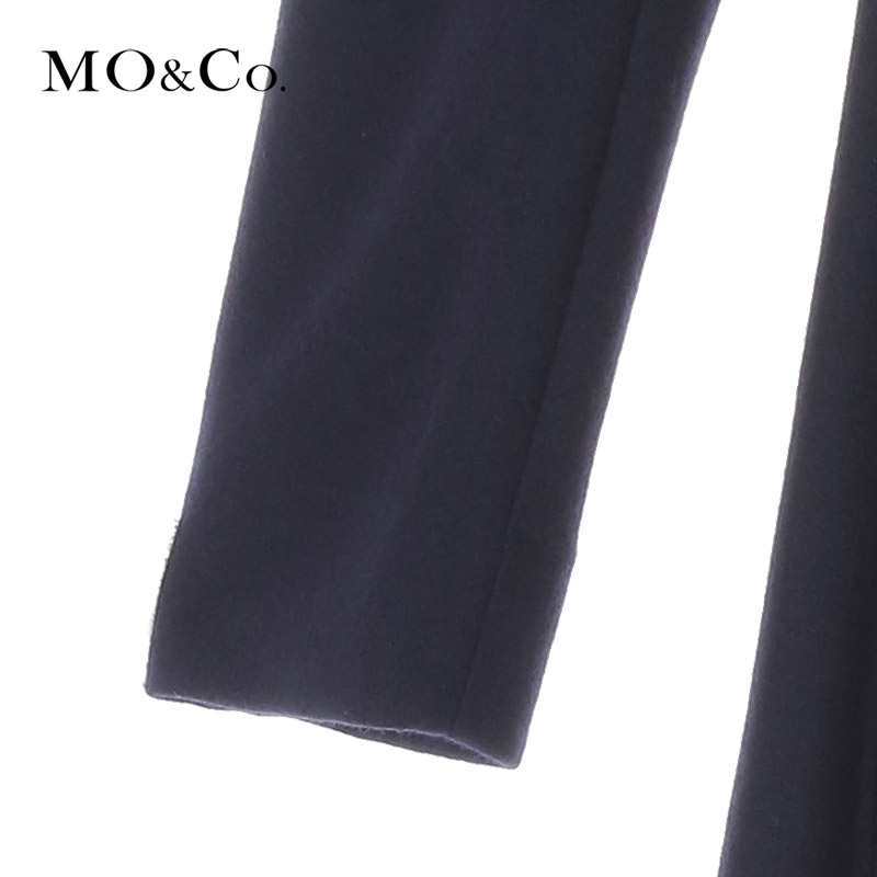 MO&Co.长线条大翻领错位喷漆纽扣A型毛呢大衣MA1631OVC01 moco产品展示图2
