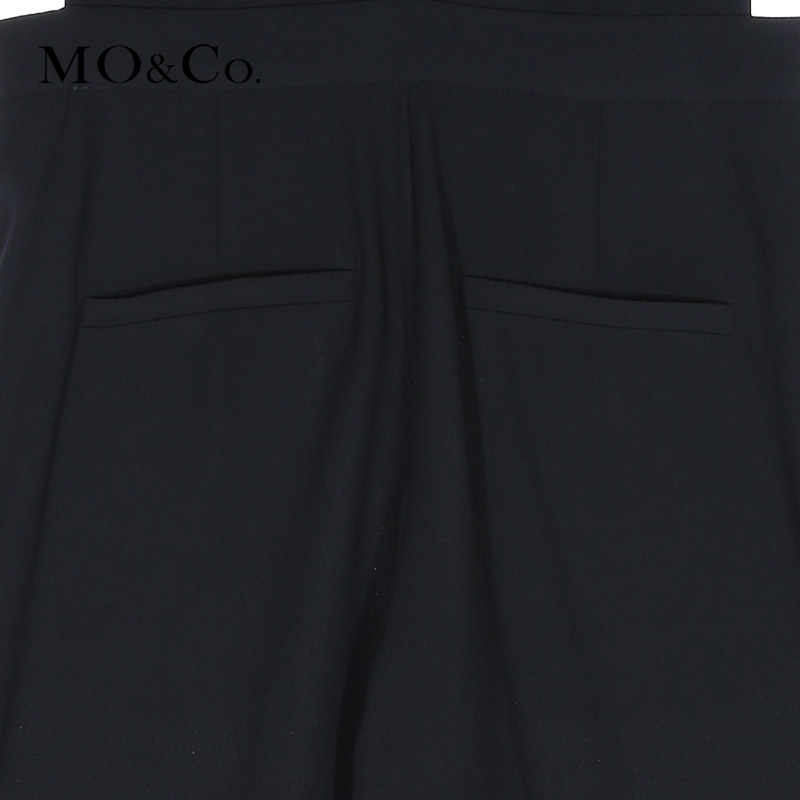 MO&Co.宽背带口袋长款宽松纯色 moco复古高腰连体裤女MA1631JPS02产品展示图2