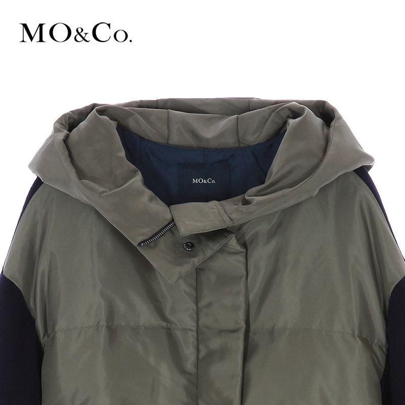 MO&Co.拼接金属拉链连帽中长款直身形羽绒外套MA1631EIN03 moco产品展示图1