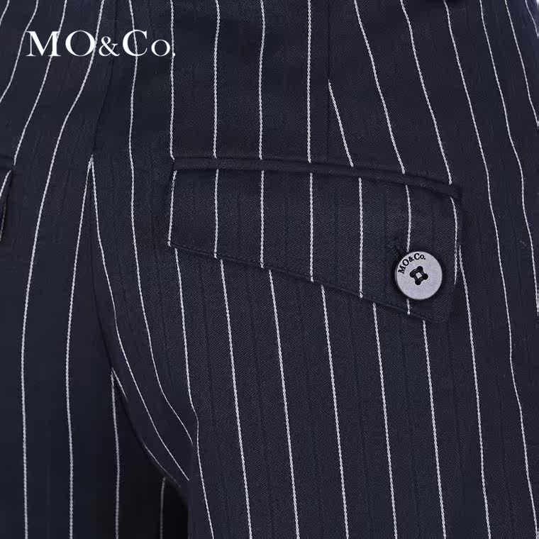 MO&Co.竖条纹直筒中裤女休闲裤秋季新款五分裤MA153CAS32 moco