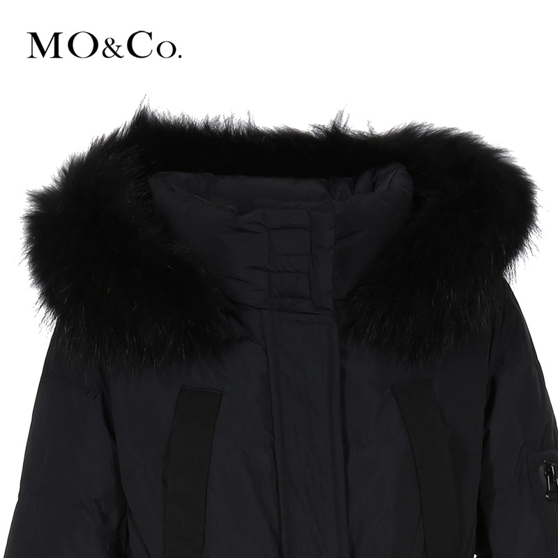 MO&Co.貉子毛领连帽腰带收腰长款羽绒服外套MA1631EIN02 moco产品展示图5